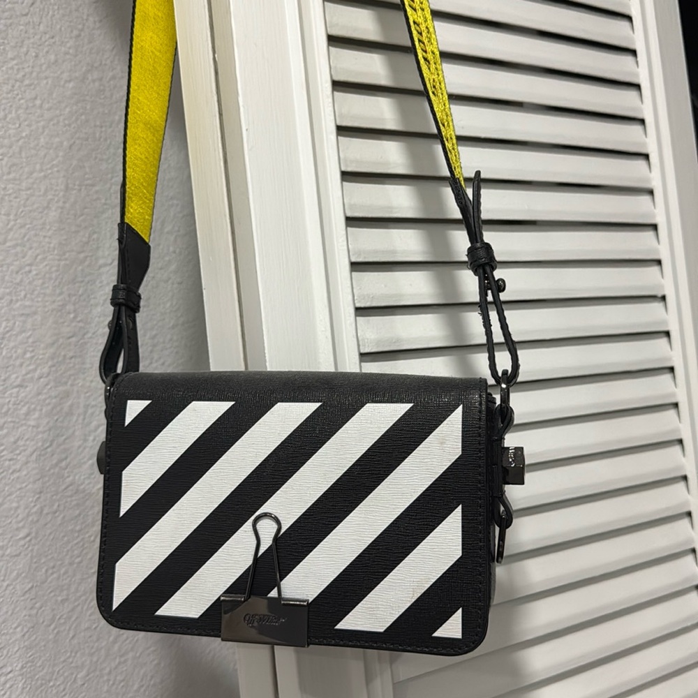 Off White Diagonal Crossbody bag - image 1